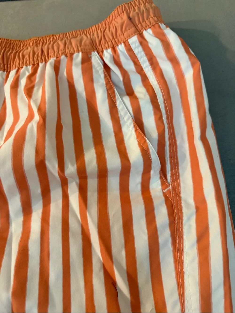 American eagle 7” Striped Flex swim trunks medium